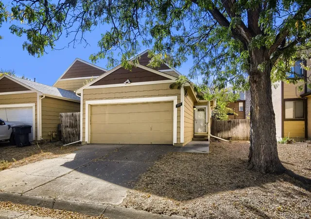 Photo 1 of Townhouse for sale at 1021 Townley Cir, Longmont, CO 80501 | MLS# 7591722 | Listing updated on 2026-10-27