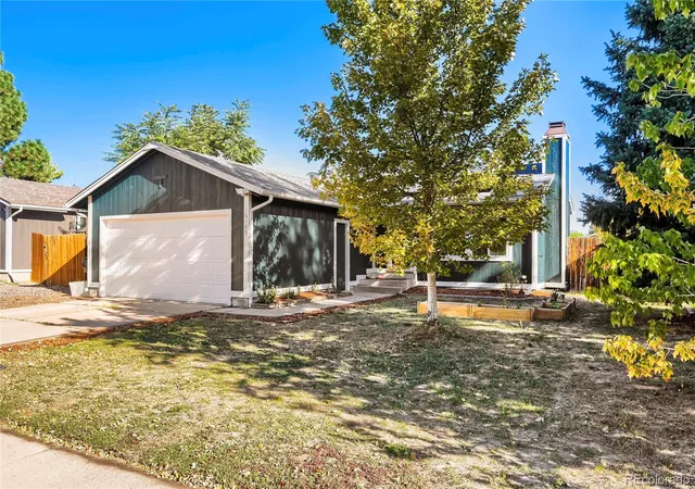 Photo 2 of Sale Pending at 16129 E Oxford Dr, Aurora, CO 80013 | MLS# 4081090 | Listing updated on 2026-10-19