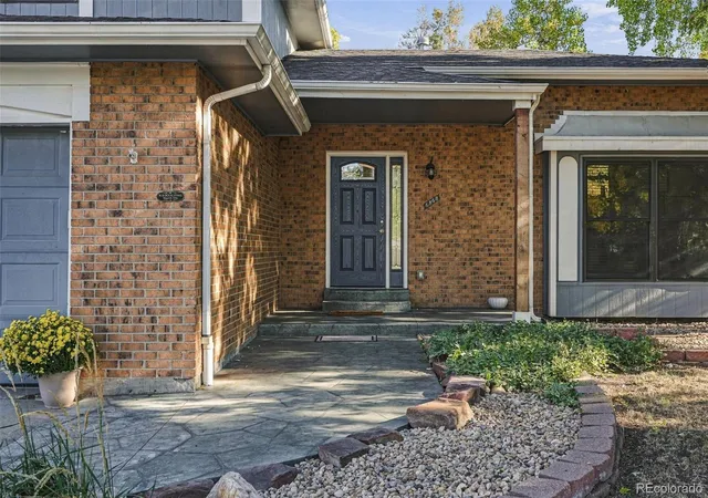 Photo 2 of Single family home for sale at 6868 Vivian St, Arvada, CO 80004 | MLS# 9147368 | Listing updated on 2026-10-27