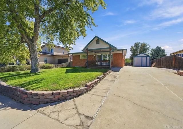 Single family home for sale at 9416 Highland Pl, Arvada, CO 80002 | MLS# 2920981