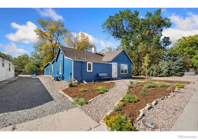 Photo 2 of Single family home for sale at 1135 Monroe Ave, Loveland, CO 80537 | MLS# IR1070589 | Listing updated on 2026-10-16