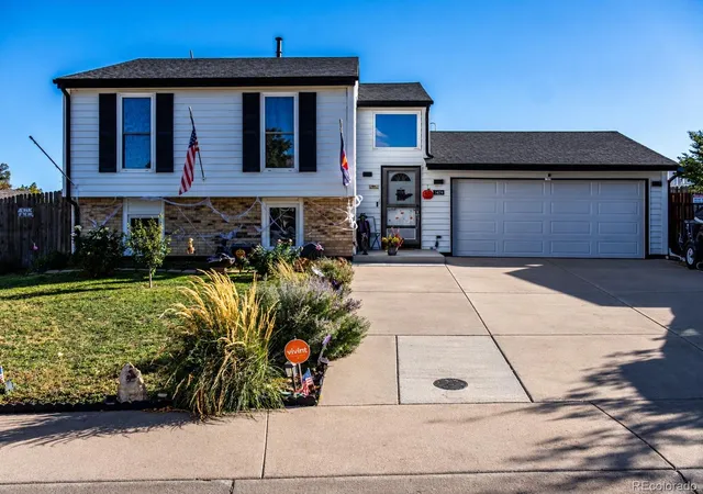 Single family home for sale at 1474 S Andes Way, Aurora, CO 80017 | MLS# 6492988