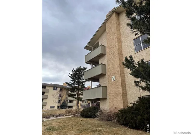 Photo 3 of Condo for sale at 3035 Oneal Pkwy #33V, Boulder, CO 80301 | MLS# IR1070610 | Listing updated on 2026-10-16