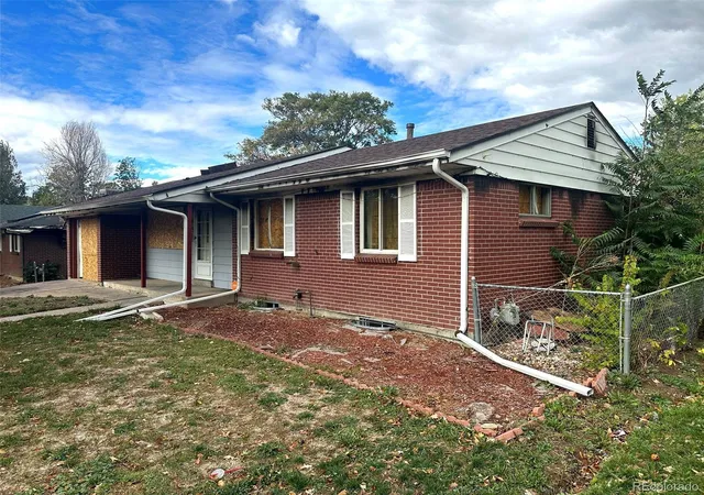 Photo 3 of Single family home for sale at 11593 E Alaska Ave, Aurora, CO 80012 | MLS# 3169056 | Listing updated on 2026-10-23