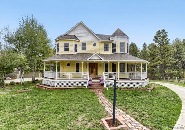 Photo 2 of Single family home for sale at 1300 Gambel Oaks Dr, Elizabeth, CO 80107 | MLS# 6152796 | Listing updated on 2026-10-28