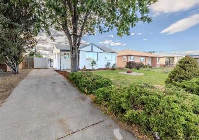 Photo 1 of Single family home for sale at 3665 Leyden St, Denver, CO 80207 | MLS# 4706437 | Listing updated on 2026-10-15