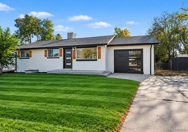 Photo 2 of Single family home for sale at 6528 Xavier St, Arvada, CO 80003 | MLS# 4199098 | Listing updated on 2026-10-22