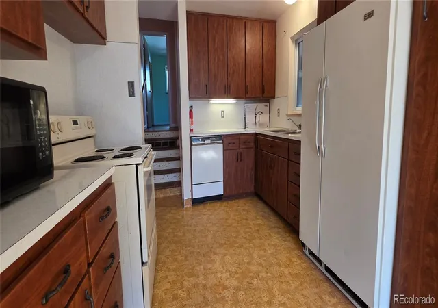 Photo 2 of Single family home for sale at 1260 Saulsbury St, Lakewood, CO 80214 | MLS# 7912377 | Listing updated on 2026-10-23