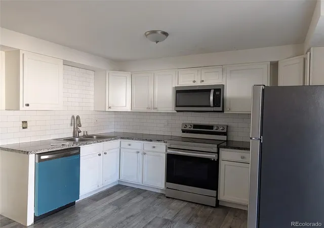 Photo 4 of Townhouse for sale at 14002 E Utah Cir, Aurora, CO 80012 | MLS# 5164787 | Listing updated on 2026-10-27