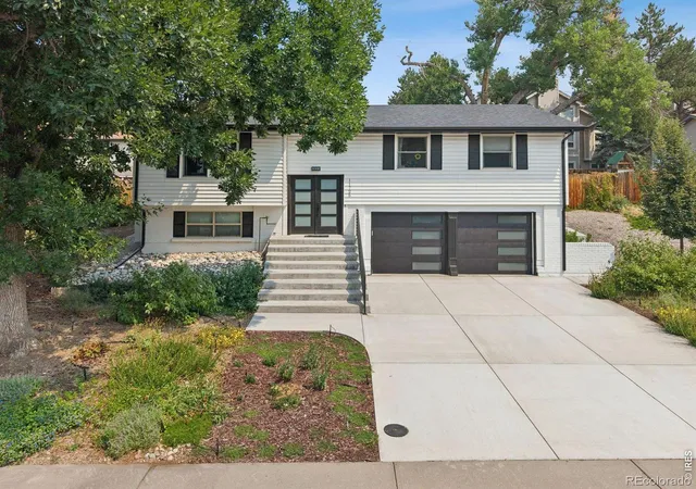 Photo 1 of Single family home for sale at 11725 W 74th Avenue, Arvada, CO 80005 | MLS# IR1070643 | Listing updated on 2026-10-24