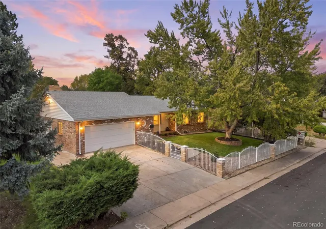 Single family home for sale at 2647 S Linden Ct, Denver, CO 80222 | MLS# 5978167