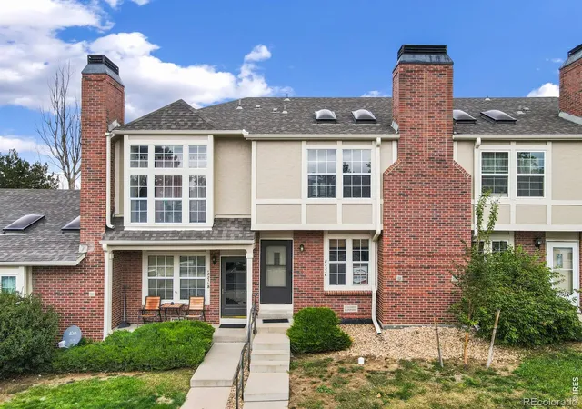 Condo for sale at 18233 E Arizona Ave #C, Aurora, CO 80017 | MLS# IR1070656