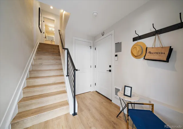 Photo 3 of Townhouse for sale at 5609 S Curtice St #D, Littleton, CO 80120 | MLS# 4906437 | Listing updated on 2026-10-31