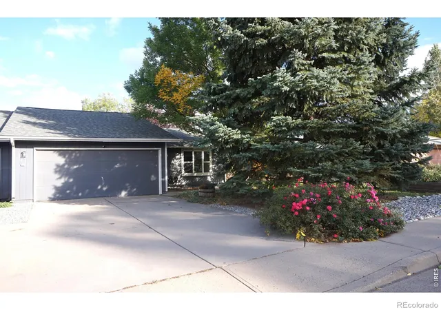 Photo 1 of Single family home for sale at 422 Glenda Dr, Loveland, CO 80537 | MLS# IR1070678 | Listing updated on 2026-10-21