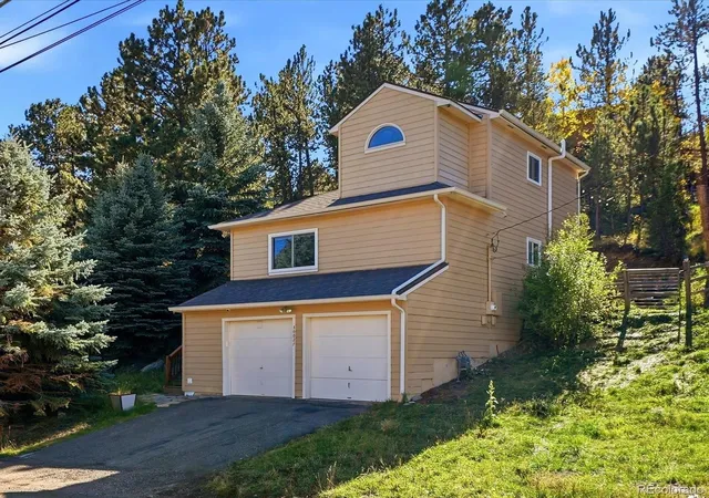 Photo 1 of Single family home for sale at 30027 Aspen Ln, Evergreen, CO 80439 | MLS# 2999457 | Listing updated on 2026-10-23