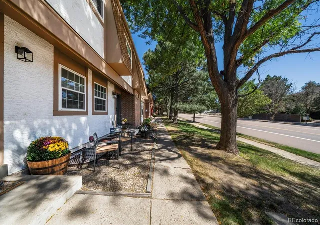 Photo 2 of Townhouse for sale at 1103 Willow Bnd Cir #4, Colorado Springs, CO 80918 | MLS# 9845165 | Listing updated on 2026-10-16