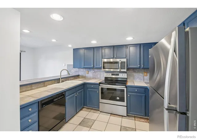 Townhouse for sale at 96 S Holman Way, Golden, CO 80401 | MLS# IR1070721