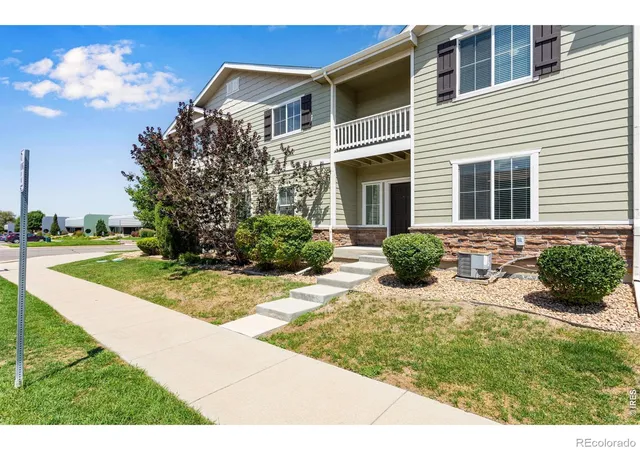 Townhouse for sale at 1210 Bistre St, Longmont, CO 80501 | MLS# IR1070727