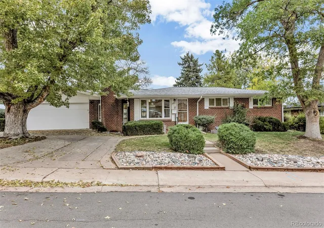 Single family home for sale at 3391 W Aksarben Ave, Littleton, CO 80123 | MLS# 2135043