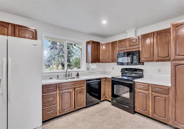 Photo 4 of Single family home for sale at 3391 W Aksarben Ave, Littleton, CO 80123 | MLS# 2135043 | Listing updated on 2026-10-23