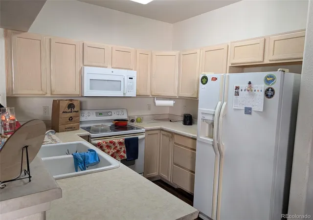 Photo 1 of Townhouse for sale at 661 S Depew St, Lakewood, CO 80226 | MLS# 4086340 | Listing updated on 2026-10-29