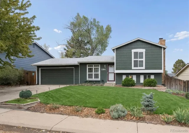 Photo 2 of Single family home for sale at 2591 S Naples Way, Aurora, CO 80013 | MLS# 2046024 | Listing updated on 2026-10-24