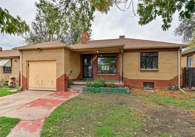 Photo 1 of Single family home for sale at 1672 Havana St, Aurora, CO 80010 | MLS# 4861776 | Listing updated on 2026-10-24