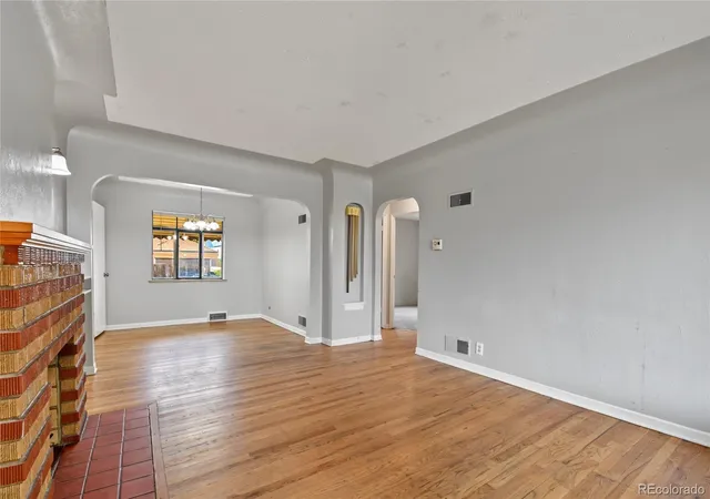 Photo 3 of Single family home for sale at 1672 Havana St, Aurora, CO 80010 | MLS# 4861776 | Listing updated on 2026-10-24