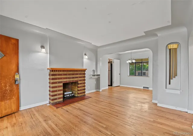 Photo 3 of Single family home for sale at 1672 Havana St, Aurora, CO 80010 | MLS# 4861776 | Listing updated on 2026-10-24