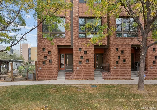 Photo 2 of Townhouse for sale at 2200 Tremont Pl #10, Denver, CO 80205 | MLS# 4554143 | Listing updated on 2026-10-27