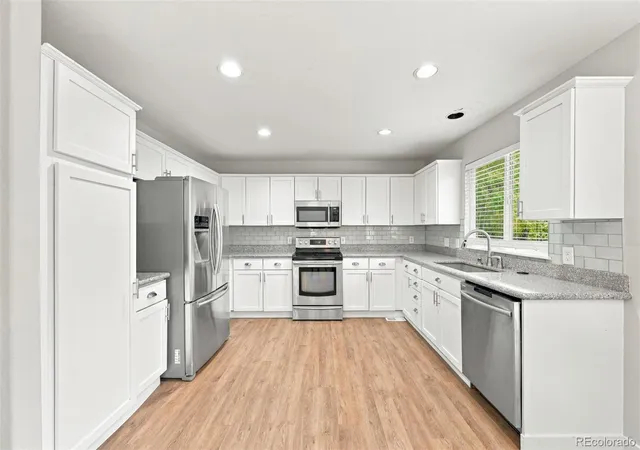 Photo 1 of Sale Pending at 9469 Wolfe Pl, Highlands Ranch, CO 80129 | MLS# 3366715 | Listing updated on 2026-10-24