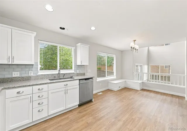 Photo 3 of Sale Pending at 9469 Wolfe Pl, Highlands Ranch, CO 80129 | MLS# 3366715 | Listing updated on 2026-10-24