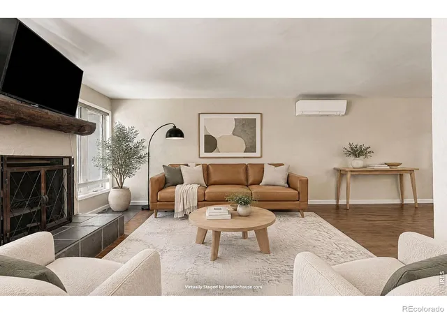 Photo 3 of Condo for sale at 377 Pearl St #5, Boulder, CO 80302 | MLS# IR1070750 | Listing updated on 2026-10-20