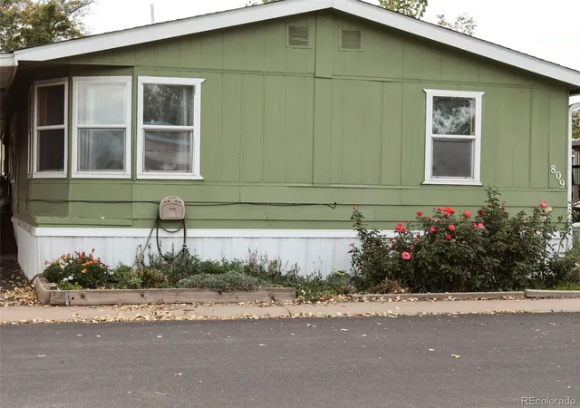Photo 2 of Manufactured home for sale at 809 Flamingo Cvs, Lafayette, CO 80026 | MLS# 8883763 | Listing updated on 2026-10-28