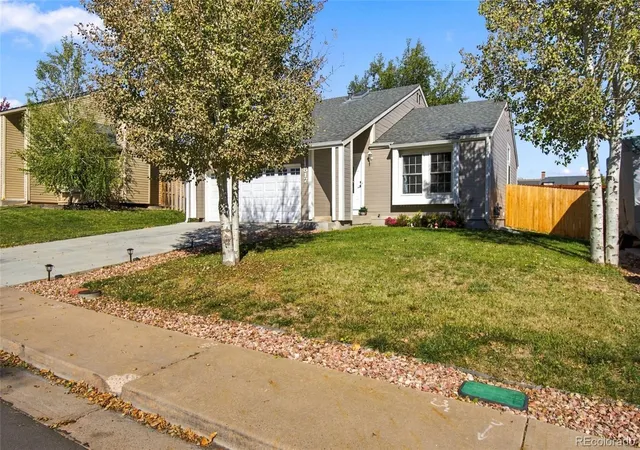 Single family home for sale at 11817 W Bowles Cir, Littleton, CO 80127 | MLS# 4084679