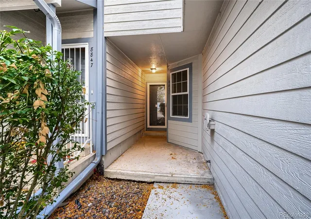 Townhouse for sale at 8837 W Plymouth Ave, Littleton, CO 80128 | MLS# 4850560