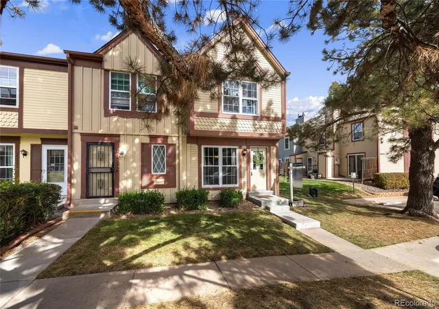 Photo 2 of Townhouse for sale at 14232 E Hawaii Cir #A, Aurora, CO 80012 | MLS# 4439578 | Listing updated on 2026-10-24