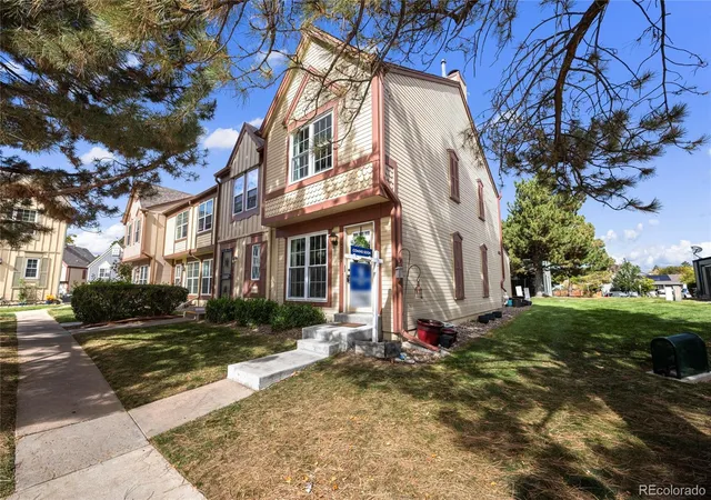 Photo 3 of Townhouse for sale at 14232 E Hawaii Cir #A, Aurora, CO 80012 | MLS# 4439578 | Listing updated on 2026-10-24