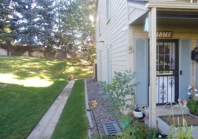 Photo 3 of Townhouse for sale at 1629 S Ivory Cir #C, Aurora, CO 80017 | MLS# 9427639 | Listing updated on 2026-10-17