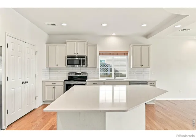 Photo 4 of Single family home for sale at 3559 Maplewood Ln, Johnstown, CO 80534 | MLS# IR1070820 | Listing updated on 2026-10-21