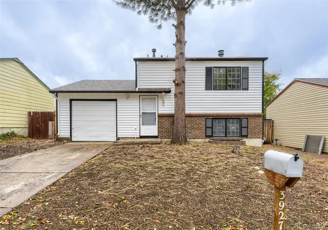 Photo 1 of Single family home for sale at 3927 S Pitkin Way, Aurora, CO 80013 | MLS# 5452663 | Listing updated on 2026-10-17