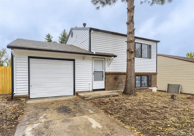 Photo 1 of Single family home for sale at 3927 S Pitkin Way, Aurora, CO 80013 | MLS# 5452663 | Listing updated on 2026-10-17