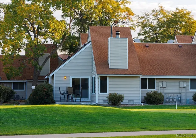 Listing Photo 4 - Condo for sale in building located at 2415 S Xanadu Wy, Aurora, CO 80014 - Unit #A