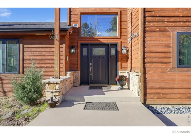 Photo 2 of Single family home for sale at 28 Valley View Ln, Evergreen, CO 80439 | MLS# IR1070824 | Listing updated on 2026-10-24