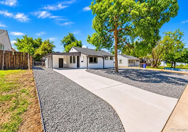 Photo 3 of Single family home for sale at 2631 S Green Ct, Denver, CO 80219 | MLS# 3183505 | Listing updated on 2026-10-28
