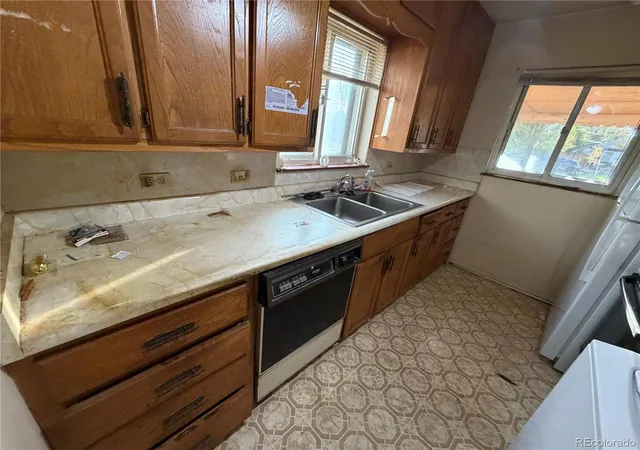 Photo 3 of Single family home for sale at 2948 Holly St, Denver, CO 80207 | MLS# 6540783 | Listing updated on 2026-10-21