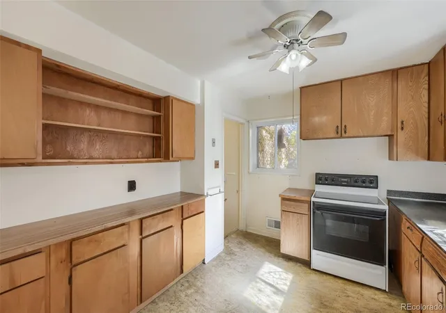 Photo 2 of Sale Pending at 10656 Corona St, Northglenn, CO 80233 | MLS# 8787961 | Listing updated on 2026-10-22