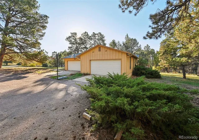 Photo 4 of Single family home for sale at 19280 Doewood Dr, Monument, CO 80132 | MLS# 9004313 | Listing updated on 2026-10-19