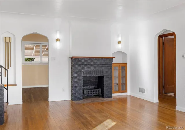 Photo 3 of House for sale at 1339 W Littleton Blvd, Littleton, CO 80120 | MLS# 5617089 | Listing updated on 2026-10-27