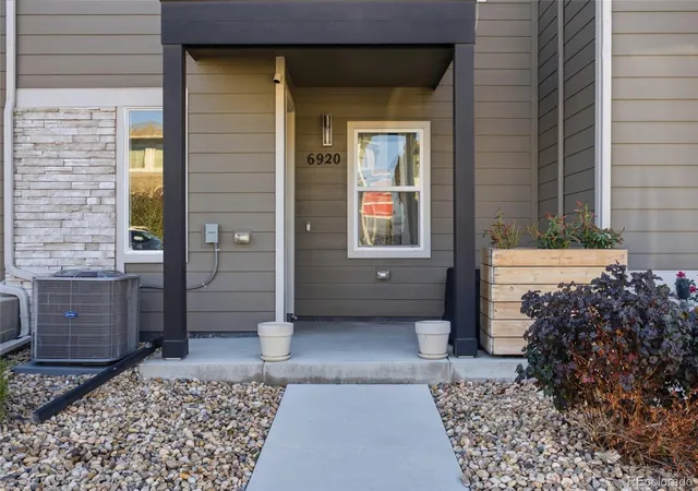 Photo 3 of Townhouse for sale at 6920 Eliot St, Denver, CO 80221 | MLS# 8007177 | Listing updated on 2026-10-27